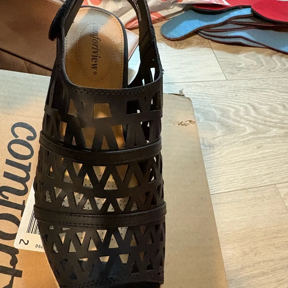 Comfortview Women's The Karen Espadrille Wedge sandal women’s size 9W -New w/box